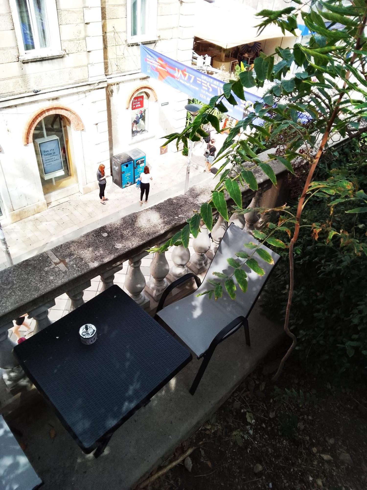 Garden In The Center Apartment Сплит Екстериор снимка